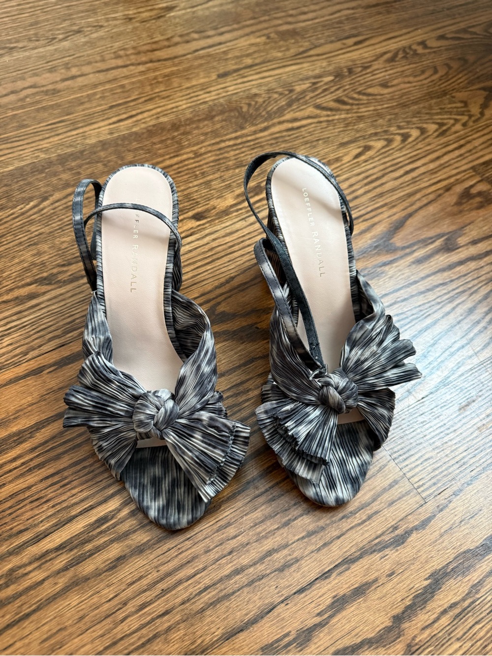 Loeffler Randall Camellia Bow Heel 8.5